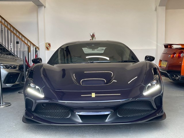 FERRARI F8 TRIBUTO
