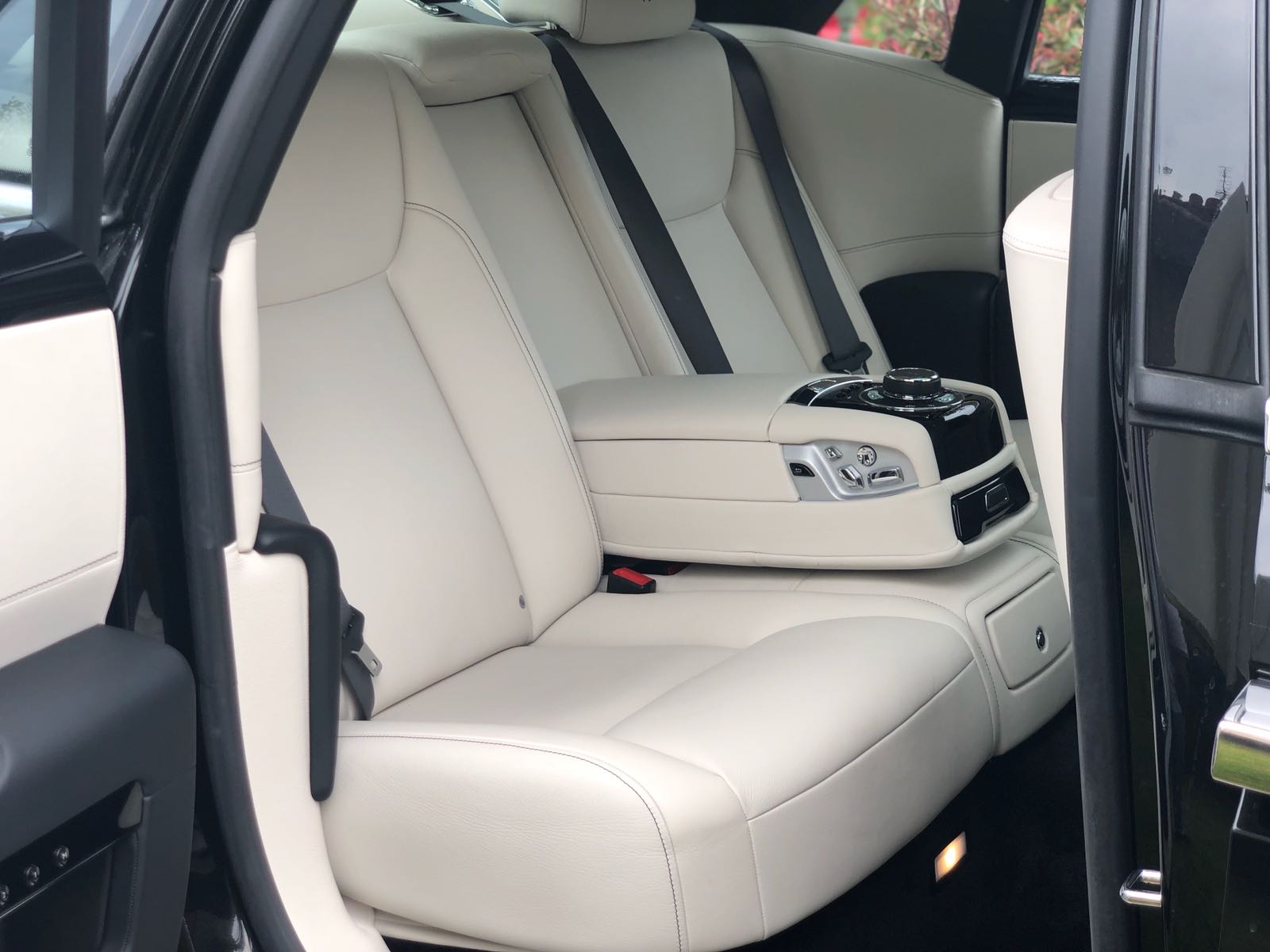 ROLCE ROYCE GHOST
