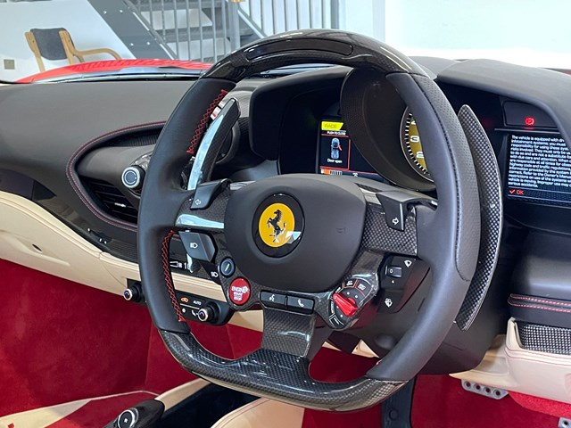 FERRARI F8 TRIBUTO