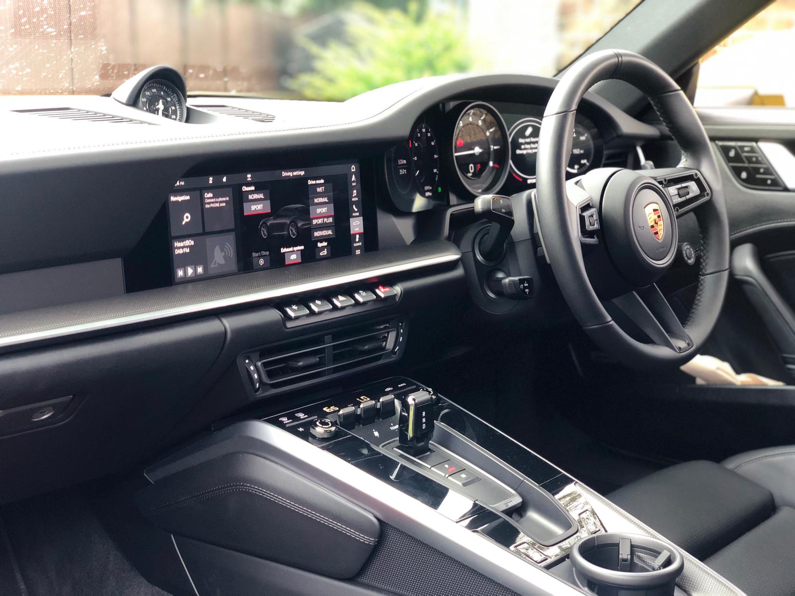 PORSCHE 911