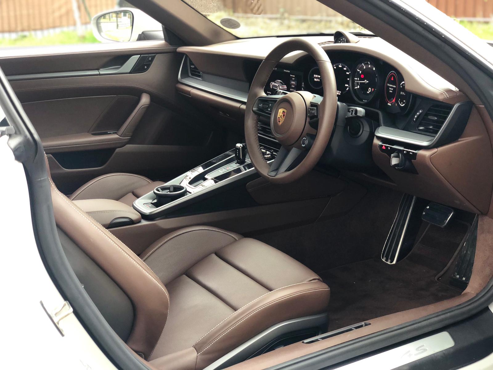 PORSCHE 911
