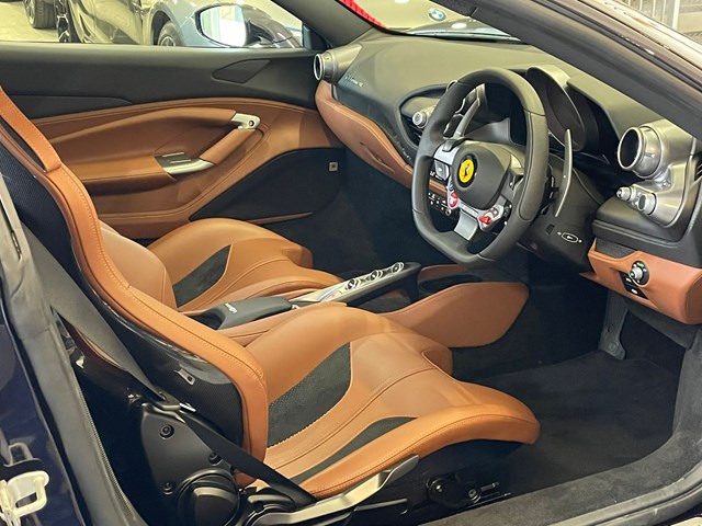 FERRARI F8 TRIBUTO